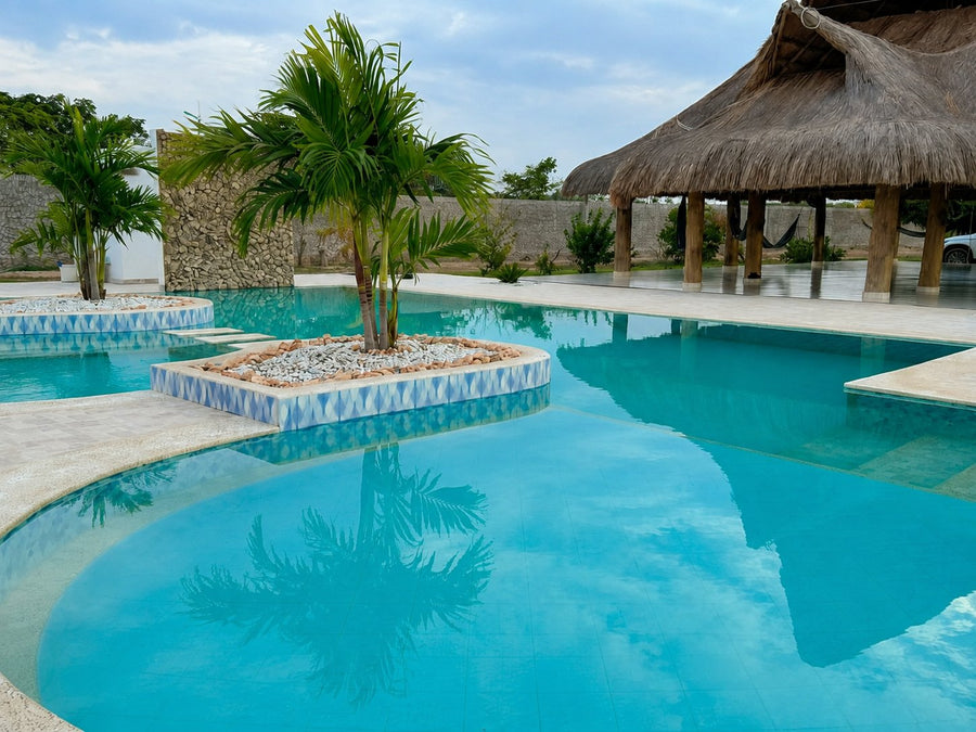 Piscina y kiosco para pasadías